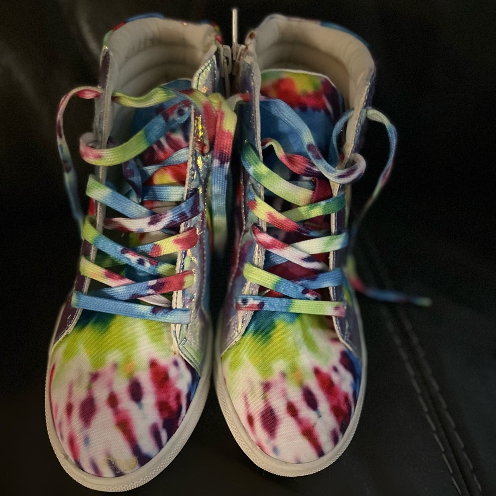 NWOT Steve Madden Tie-dyed Kenzie Hightops